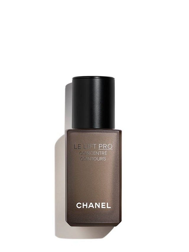 Le Lift Pro er nýtt og spennandi serum frá Chanel sem inniheldur virk efni sem eiga að vinna að því að stinna húðina og styrkja. Ástrós Trausta er aðdáandi! Fæst í Hagkaup, Smáralind.