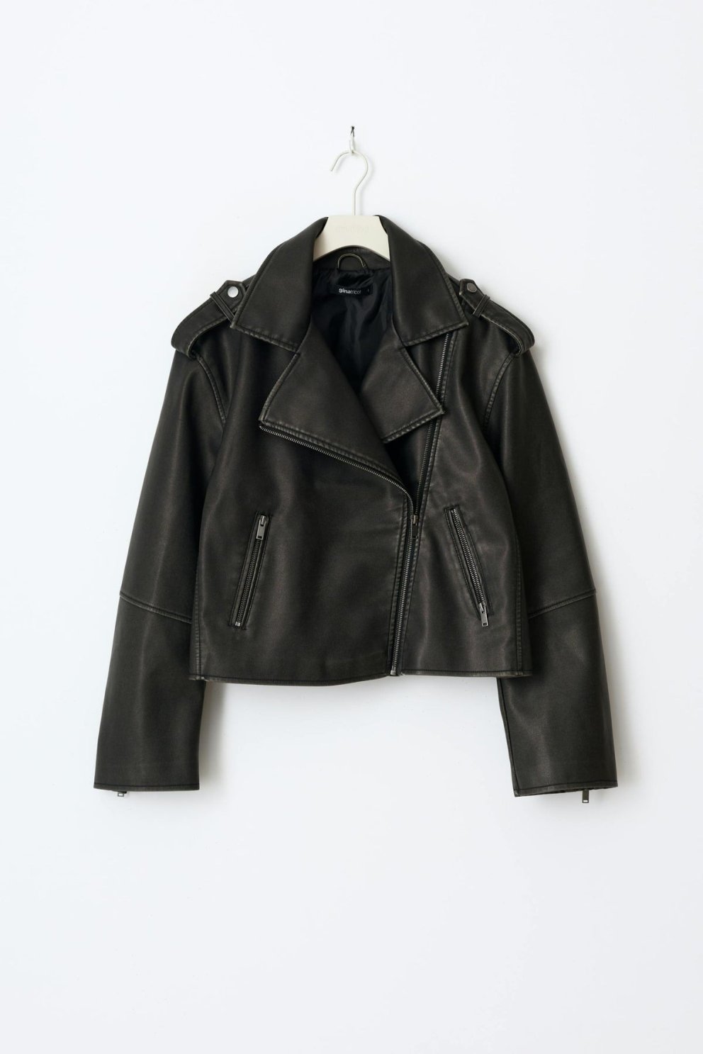 Gina Tricot, 12.995 kr.