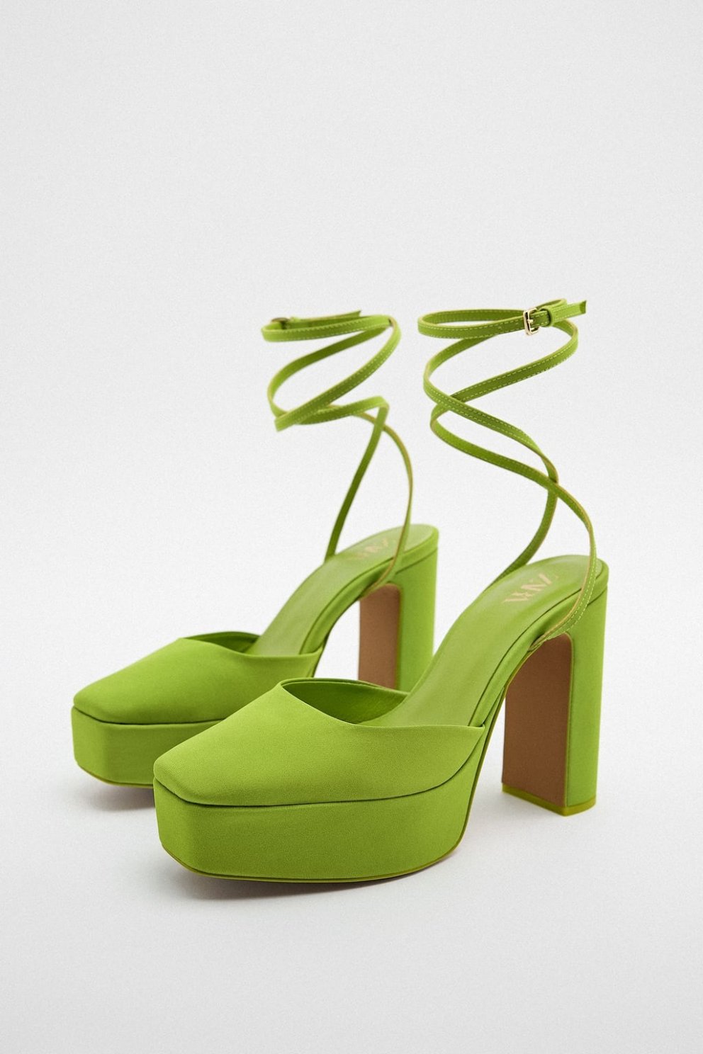 Zara, 12.995 kr.
