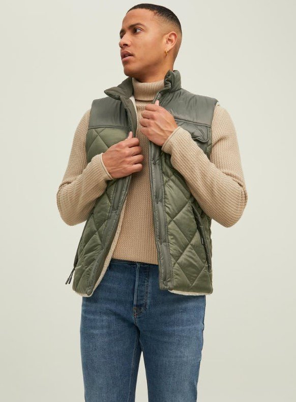 Jack & Jones, 15.990 kr.