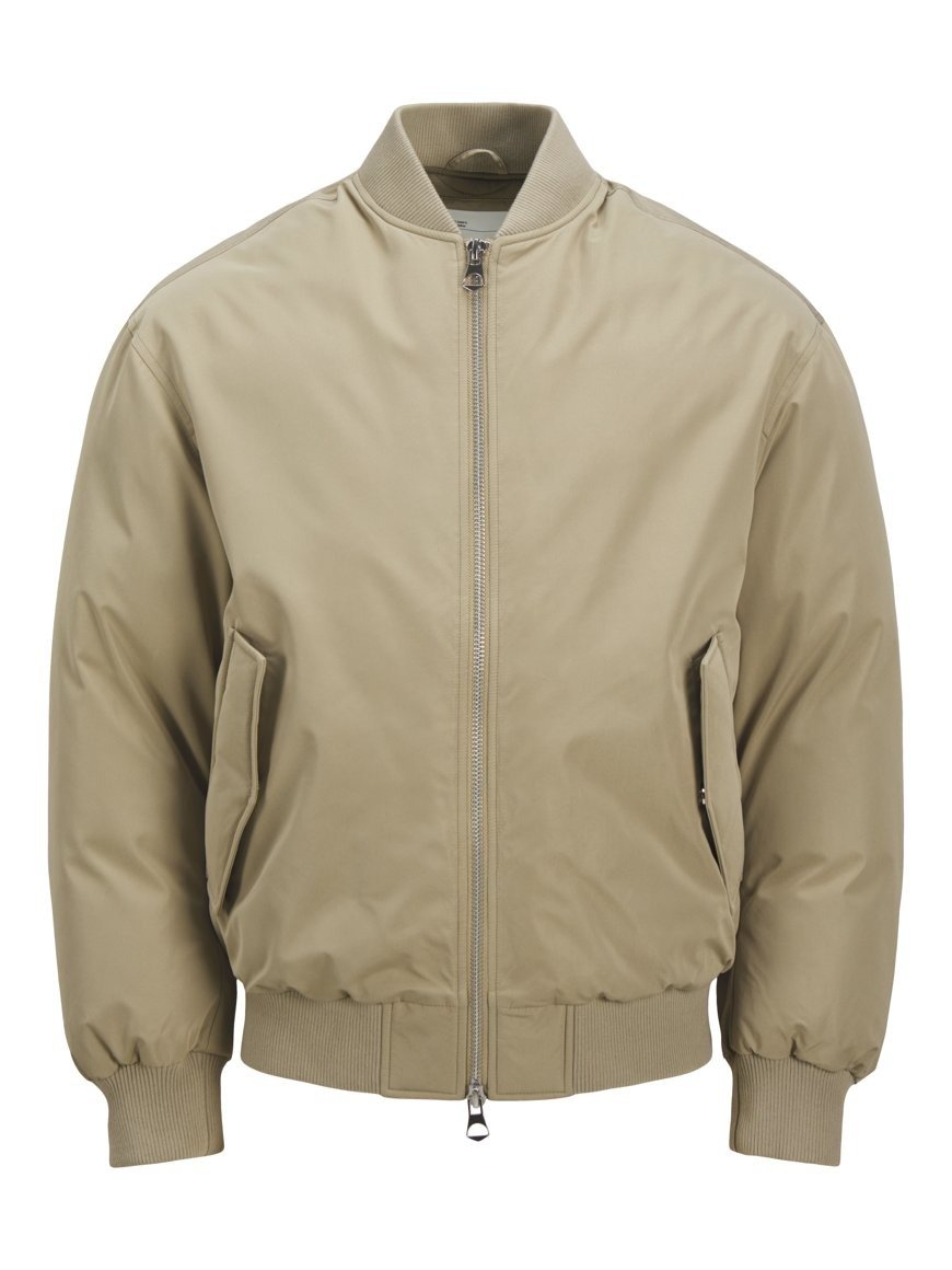 Jack & Jones, 16.990 kr.
