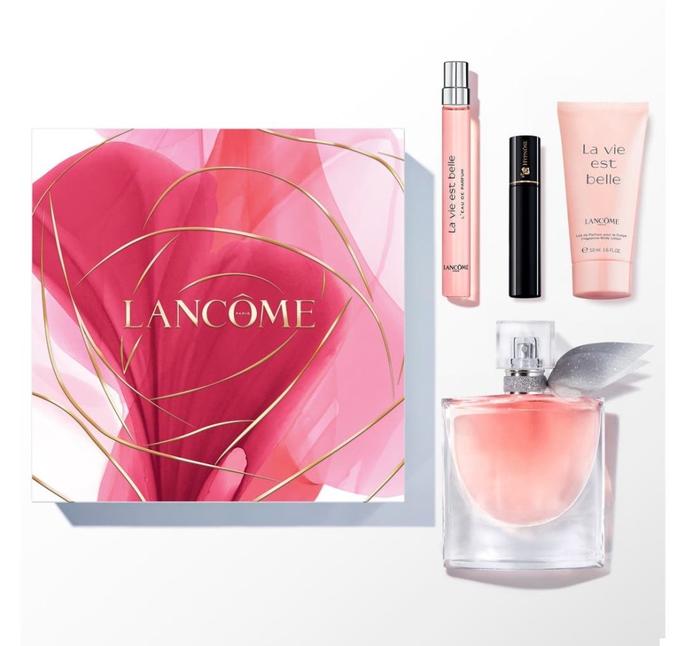 Gjafasett frá Lancôme sem inniheldur La Vie est Belle EDP, La Vie est Belle EDP ferðasprey, La Vie est Belle Body Lotion 50 ml og Hypnôse míní maskara. Hagkaup, 17.399 kr.