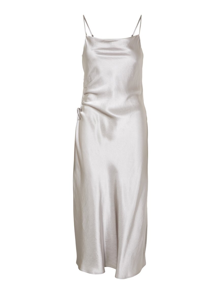 Selected, 24.990 kr.