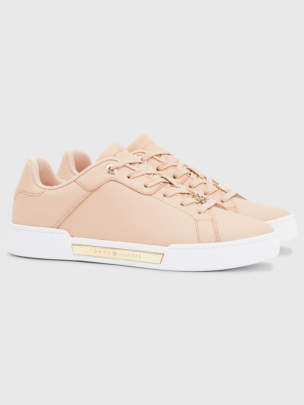 Tommy Hilfiger, GS Skór, 24.995 kr.