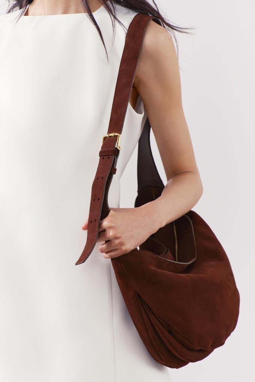 Zara, 31.995 kr.