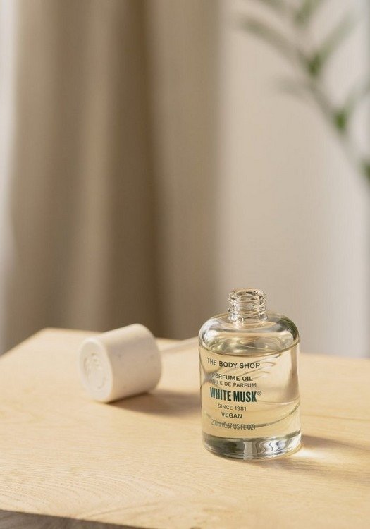 Allir næntís unglingar muna eftir White Musk frá The Body Shop en það fyndna við þennan goðsagnakennda ilm er að tíminn hefur farið fallegum höndum um hann og White Musk er enn jafn heillandi og hann var í denn. The Body Shop, 3.816 kr.