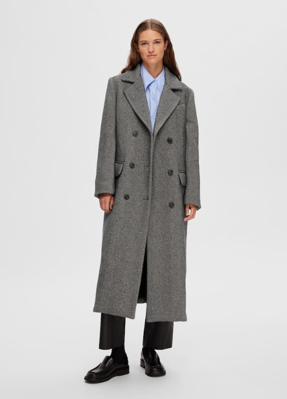 Þessi fallega vetrarkápa frá Selected er nú á 39.992 kr.