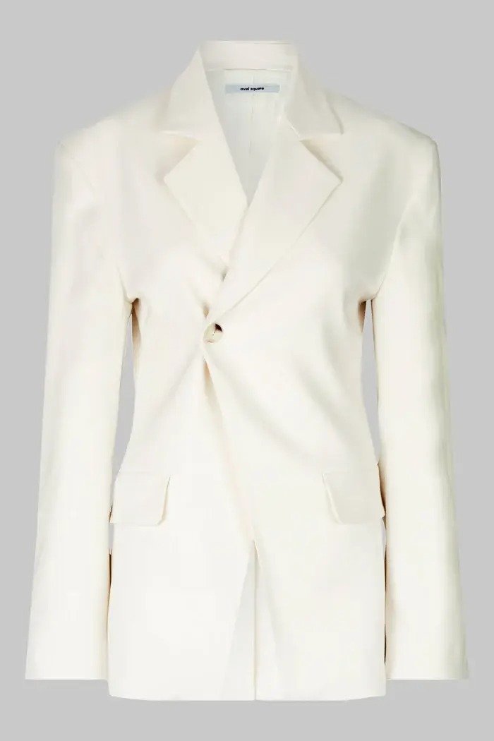 Hvítur blazer úr Galleri 17 sem verður með 20% afslátt af öllu á Dekurkvöldi. Fullt verð: 39.995 kr.