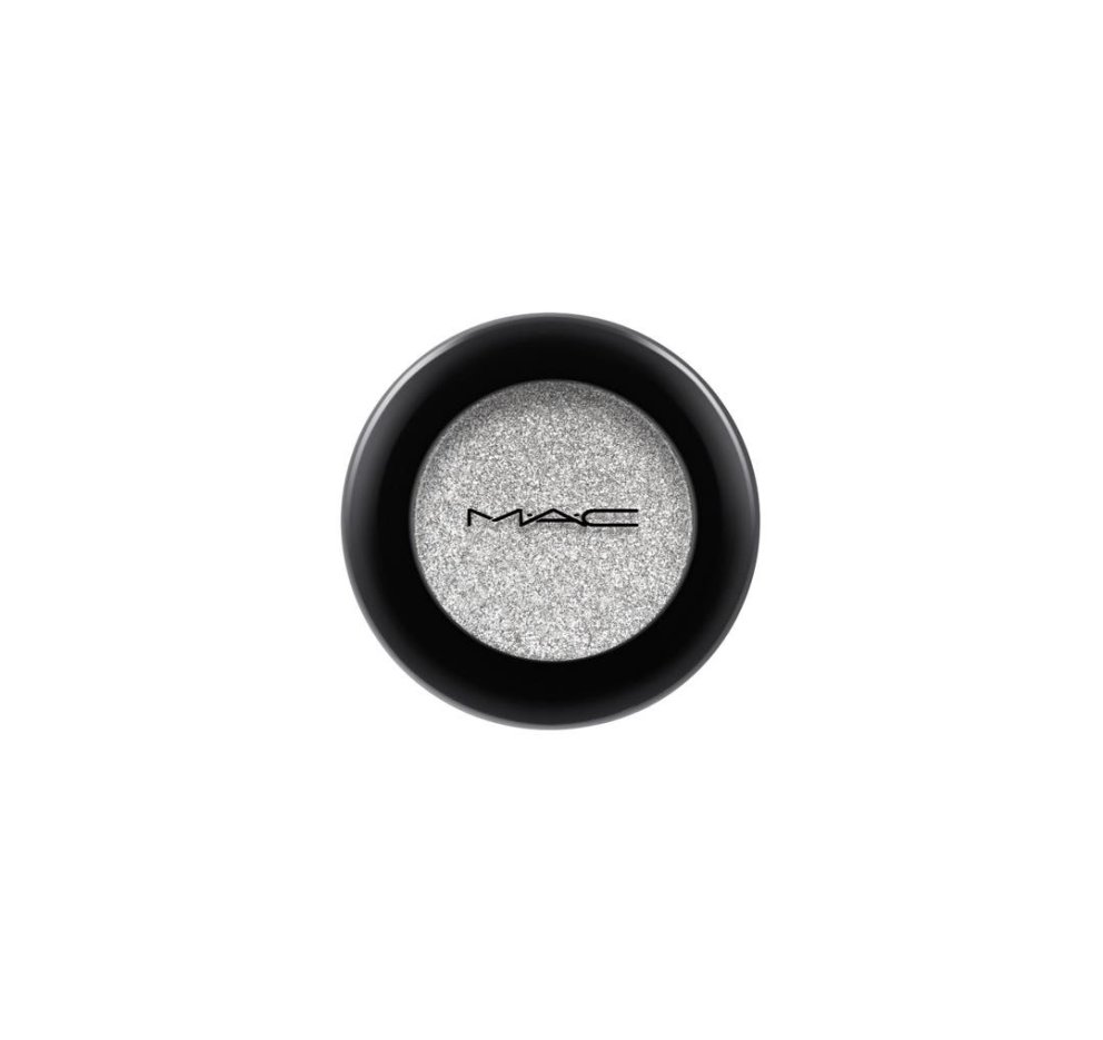 Dazzleshadow Extreme-augnskugginn frá MAC er með málmkennda, leiftrandi áferð með sterkum og kraftmiklum lit. MAC, 5.590 kr.