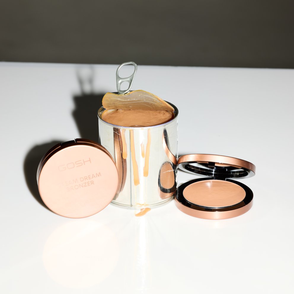 Cream Dream Bronzer er kremkenndur bronser frá Gosh sem var að koma á markað. Einstaklega kremaður en þornar með púðurkenndri áferð, gefur húðinni lit og frískleika á núlleinni! Hagkaup, 3.063 kr.