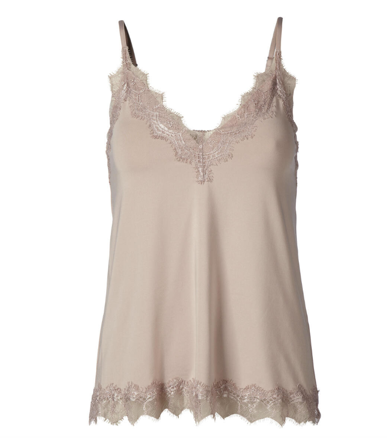 Við elskum blúndubolina frá Rosemunde sem fást í Karakter. Nú eru þeir á 20% afslætti og kosta 7.196 kr.