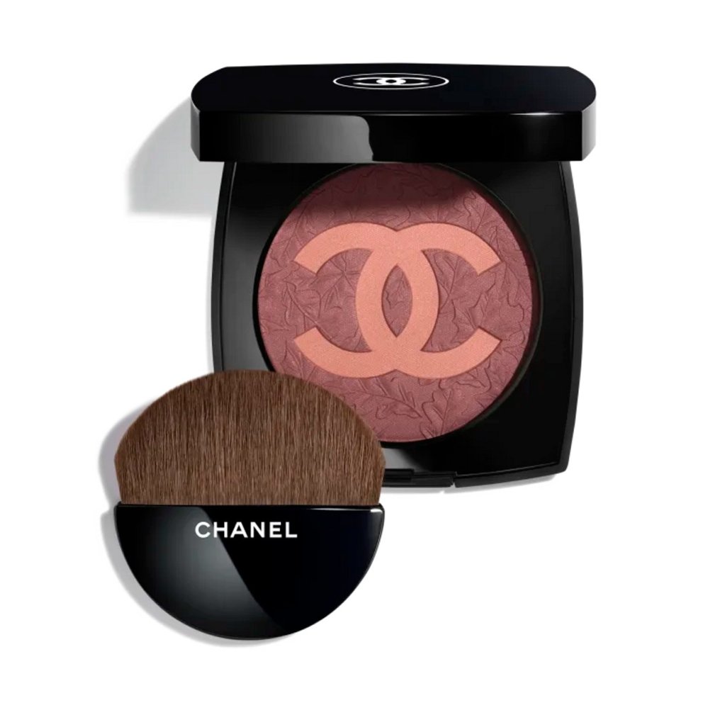 Talandi um góða kinnaliti þá eru fáir sem komast með tærnar  þar sem Chanel er með hælana. Haustlína Chanel fæst í Hagkaup, Smáralind.