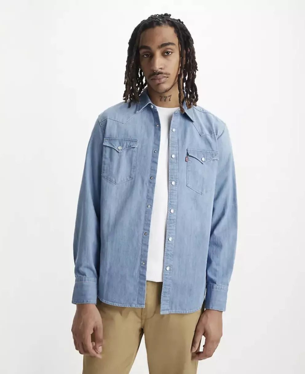 Sígilda gallaskyrtan frá Levi's. Klikkar aldrei og hægt að nota hana sem hversdagsflík eða sem afslappað lúkk út á lífið. Levi´s, 12.990 kr.