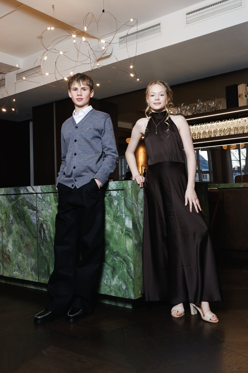 Sparileg og fín í fötum úr Galleri 17.