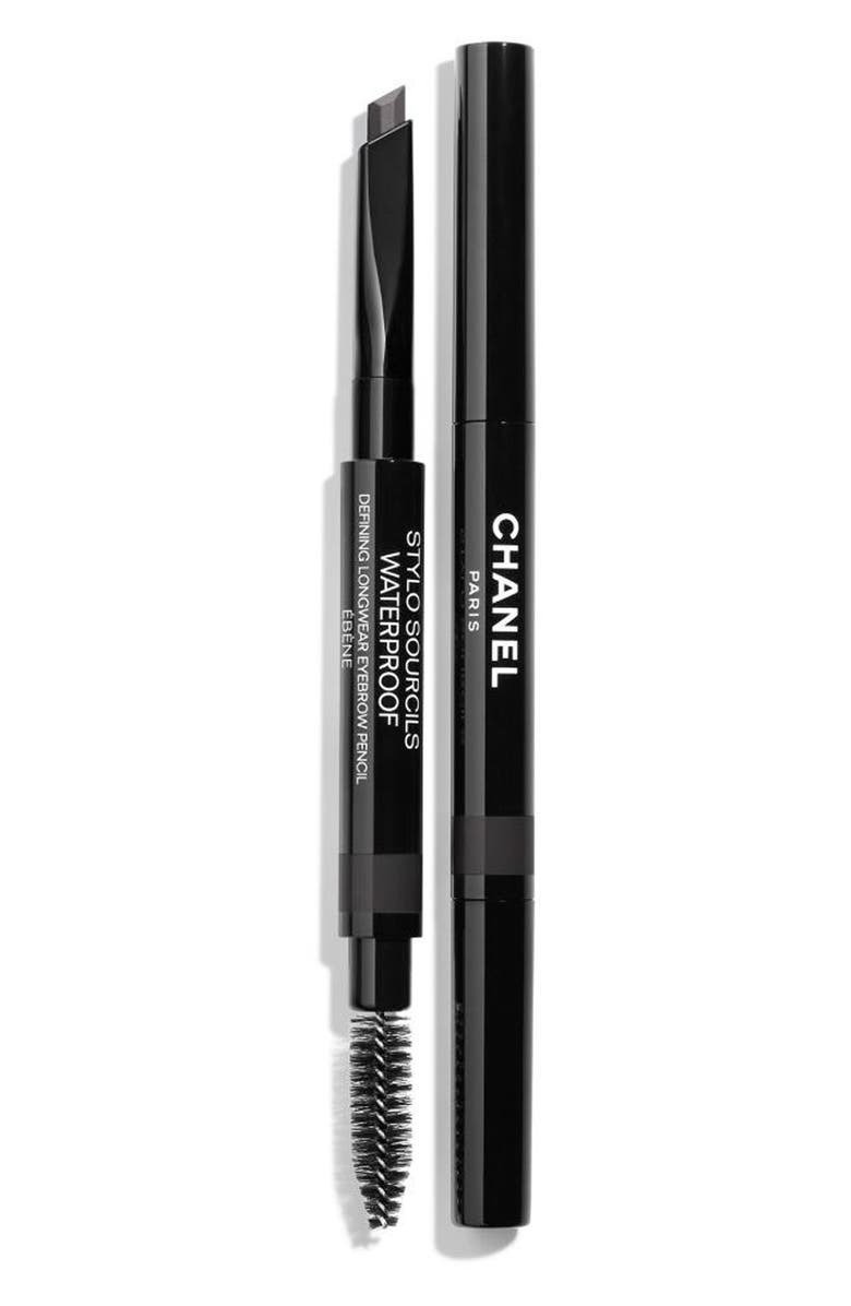 Stylo Sourcils Waterproof Defining Longwear Eyebrow Pencil í lit Brun Clair.