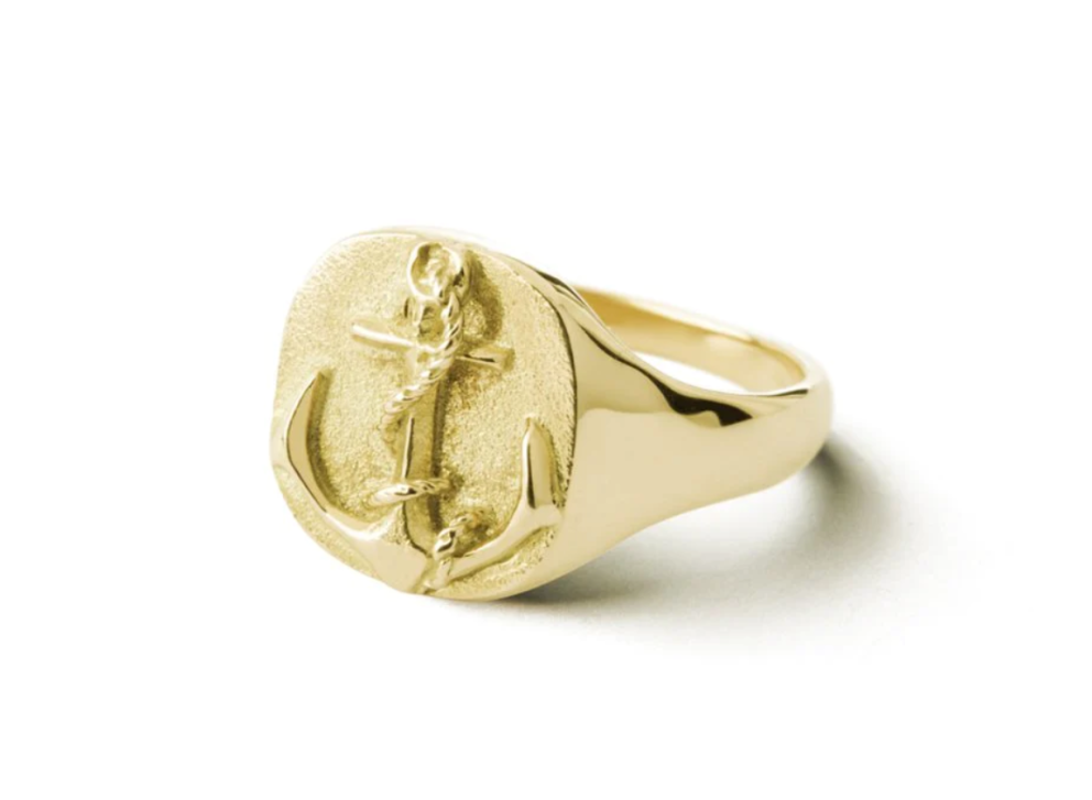 Gullfallegur „signet“-hringur úr smiðju Orrafinn, líka til í silfri. Meba, 99.500 kr.