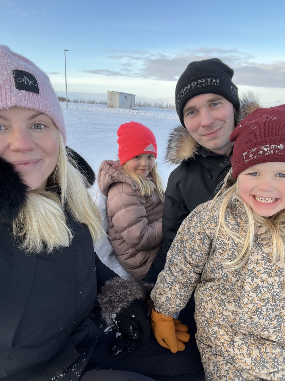 Spurð hvað standi upp úr svarar hún að það séu hiklaust samverustundirnar með fólkinu hennar. Fótboltamótin hjá dætrunum, sumarbústaðarferðirnar og ferðalögin með fjölskyldunni bæði innanlands og erlendis.