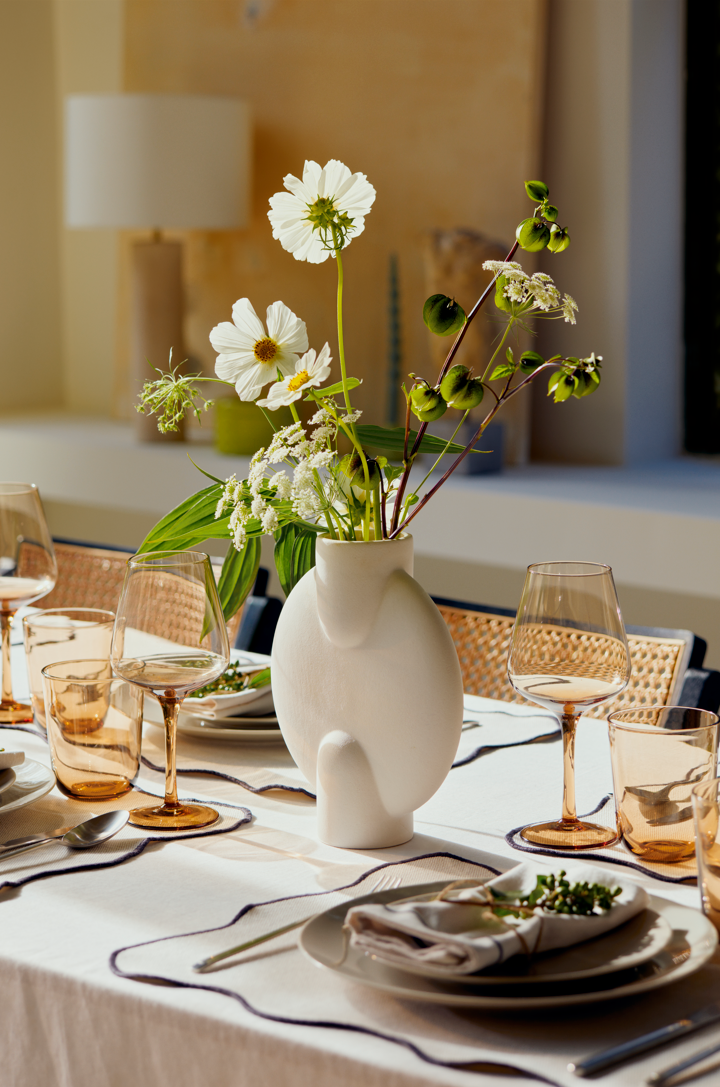 Fallegur vasi úr vorlínu H&M Home, Smáralind.