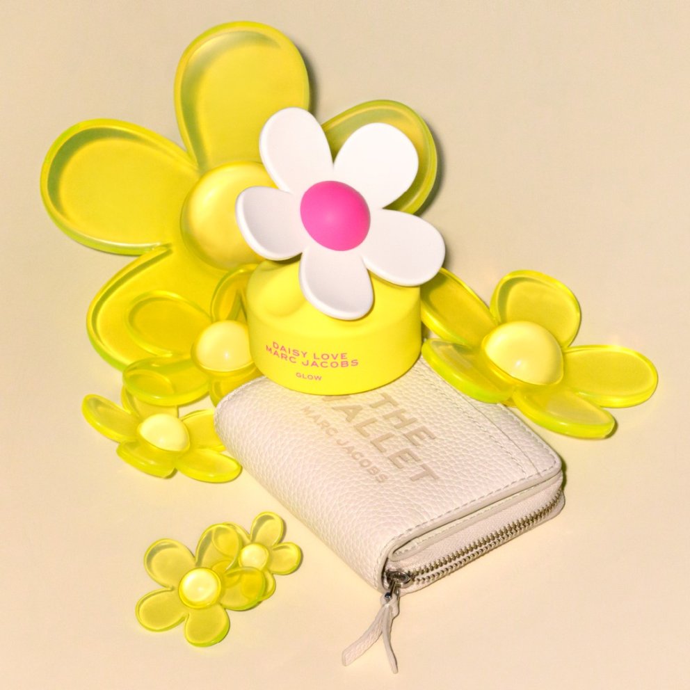 Daisy Love Glow frá Marc Jacobs gæti auðveldlega verið vor- og sumarilmurinn í ár. Hversu kjút? Fæst í Hagkaup, Smáralind og kostar 12.799 kr.