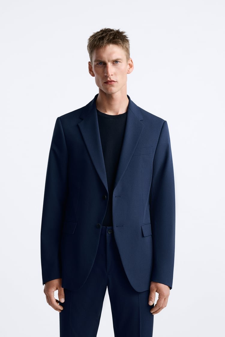 Dökkblátt hefur aldrei og mun aldrei klikka. Zara, 15.995 kr.