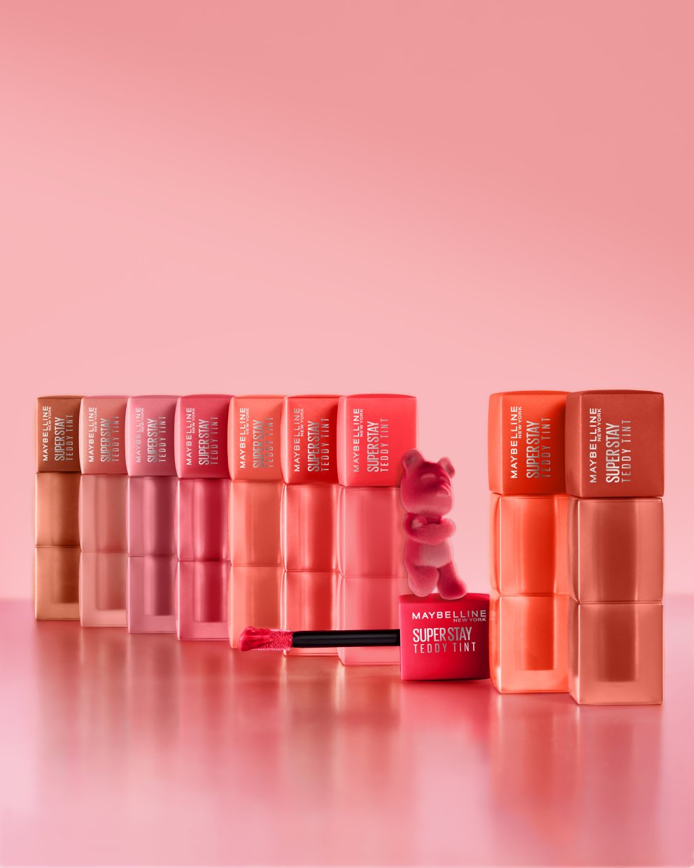 Superstay Teddy Tint Liquid Lip Tint frá Maybelline er eins og nafnið gefur til kynna „tint“ fyrir varirnar sem endist vel og gefur blörrandi áferð. Nýi uppáhaldsliturinn okkar heitir Current Mood og er fullkominn hversdagslitur. Hagkaup, 2.257 kr.