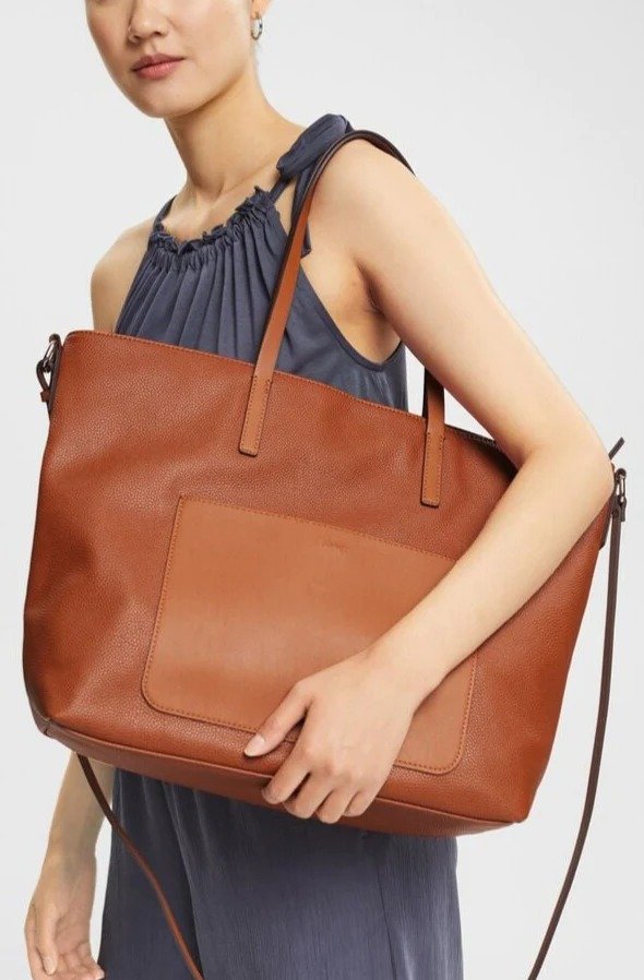 Esprit, 16.495 kr.