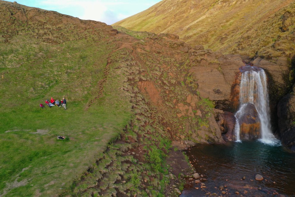 Fossinn Helgufoss, sem er að finna í Mosfellsdalnum.