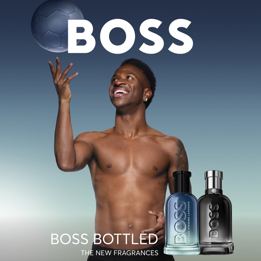Boss Bottled Striking Lavender er ferskur og fágaður herrailmur sem blandar saman köldum tónum, lavender og hlýjum viðarkeim. Ilmurinn er hreinn, nútímalegur og karlmannlegur með elegant yfirbragði sem hentar fullkomlega dagsdaglega. Limited edition útgáfa sem sameinar ferskleika, dýpt og klassískan Hugo Boss karakter. Hagkaup, 15.999 kr.
