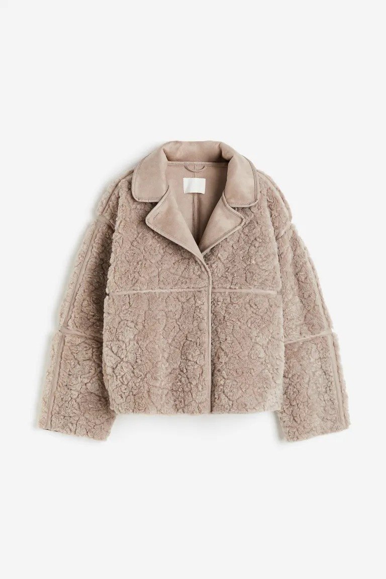Hrikalega sætur teddy-jakki sem var að  lenda í H&M Smáralind.
