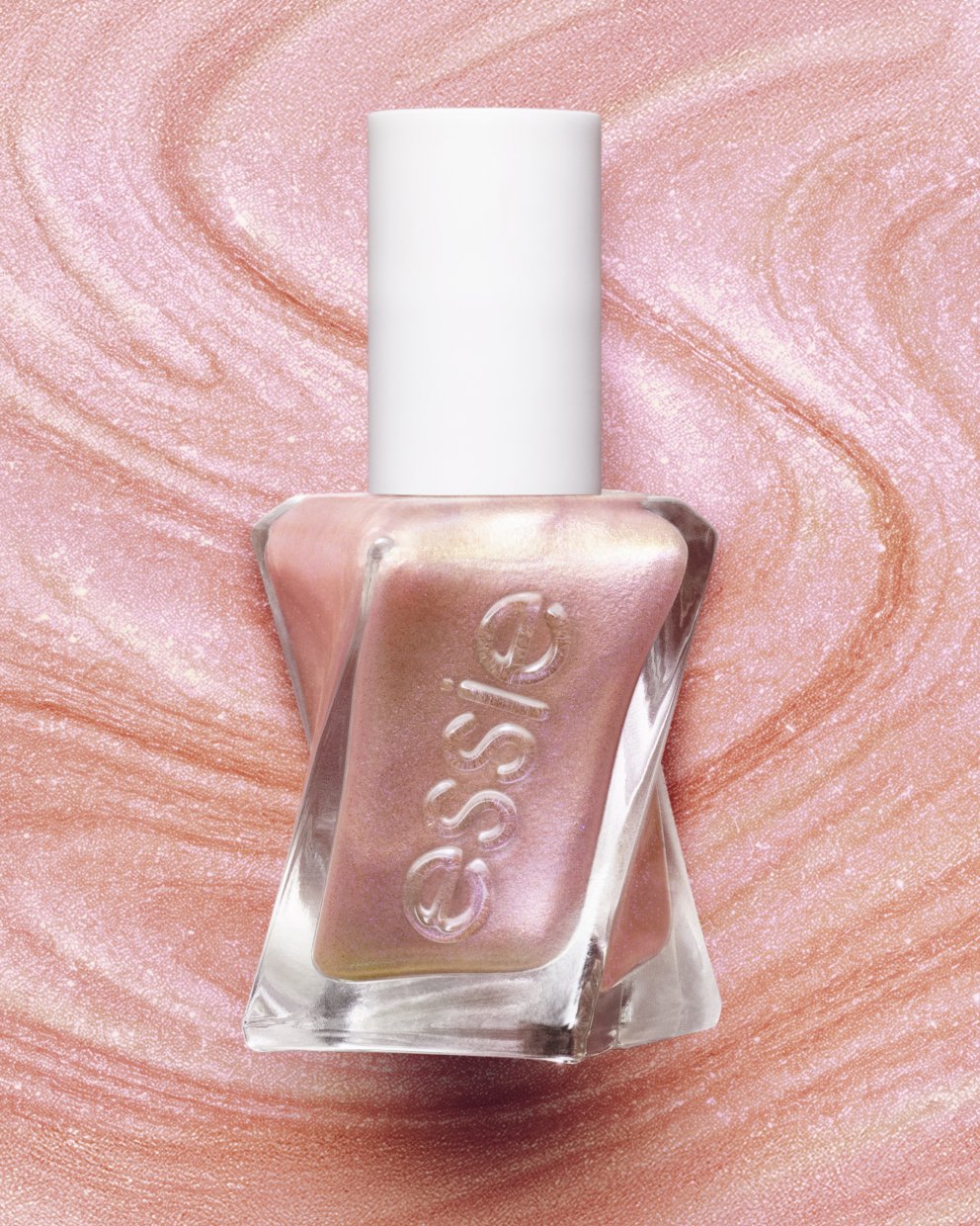 Liquid Diamonds er ný lína frá Essie sem samanstendur af fjórum fallegum litum sem innihalda raunverulegar demantsagnir sem gefa nöglunum einstaka, glitrandi áferð. Hagkaup, 2.599 kr.
