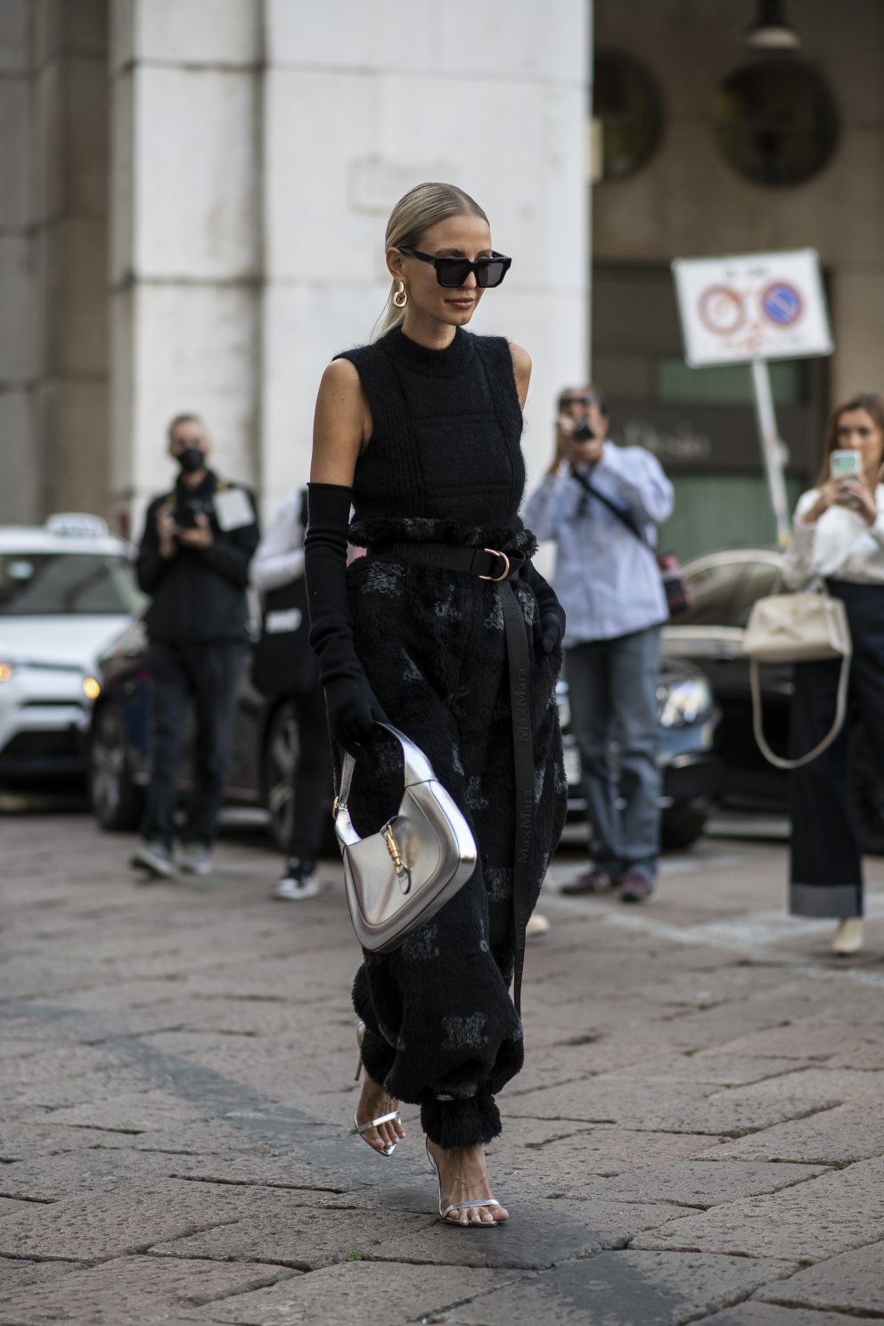 Þýska stílstjarnan Leonie Hanne í einkennislit ítala!