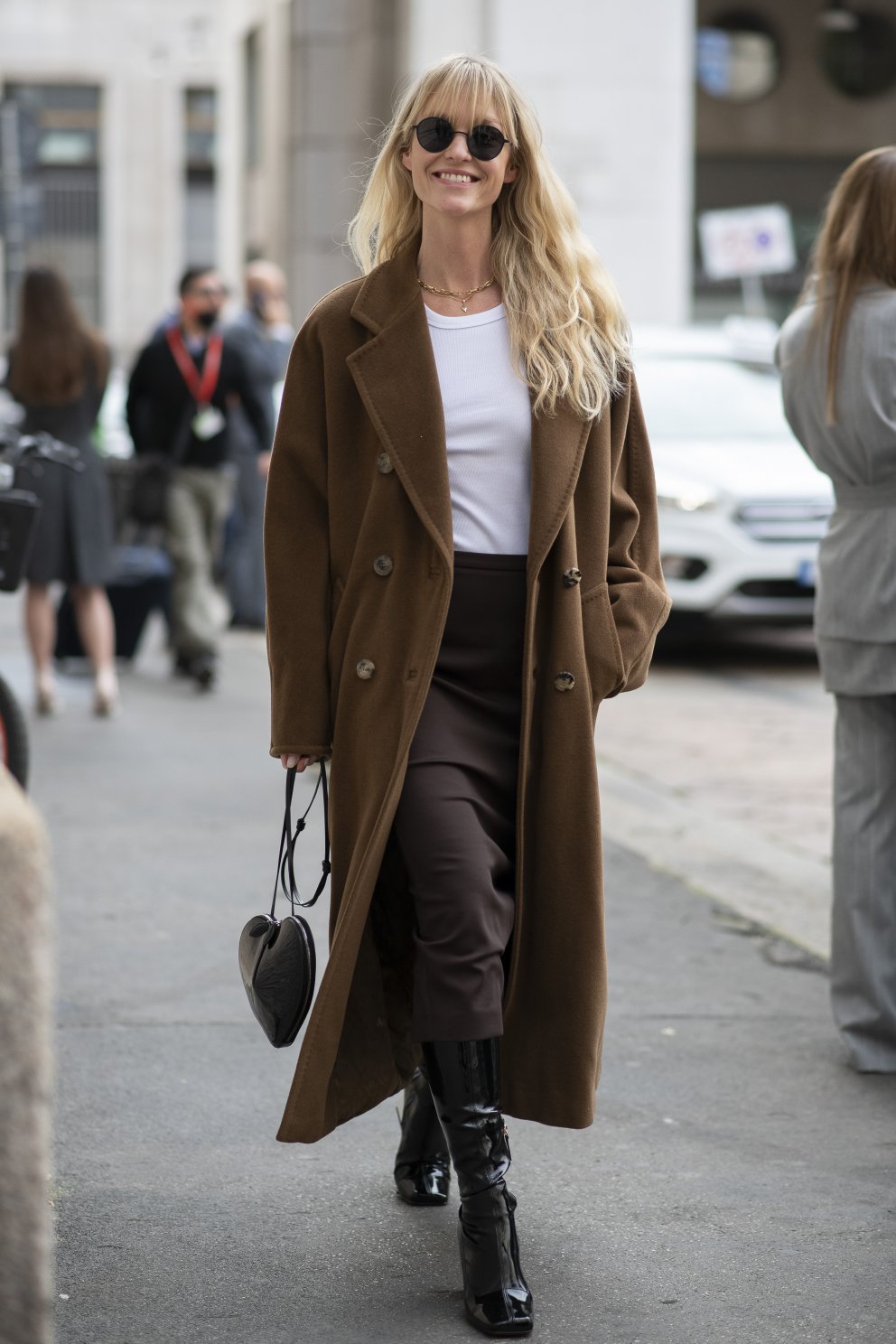 Jeanette Madsen í klæðilegu vinnulúkki.