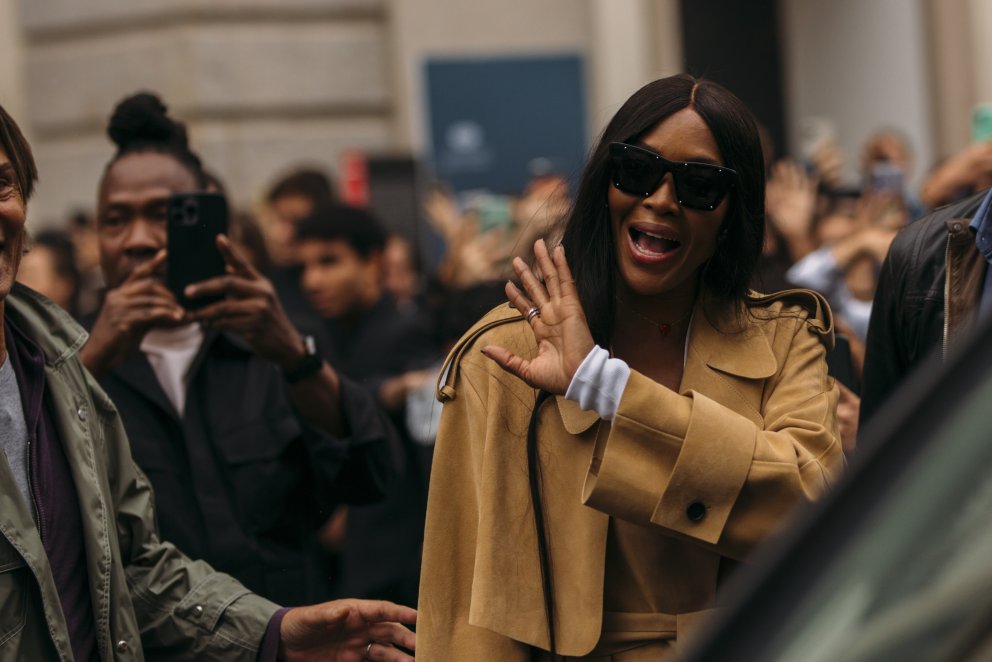 Drottning drottninganna, Naomi Campbell, heilsaði aðdáendum.