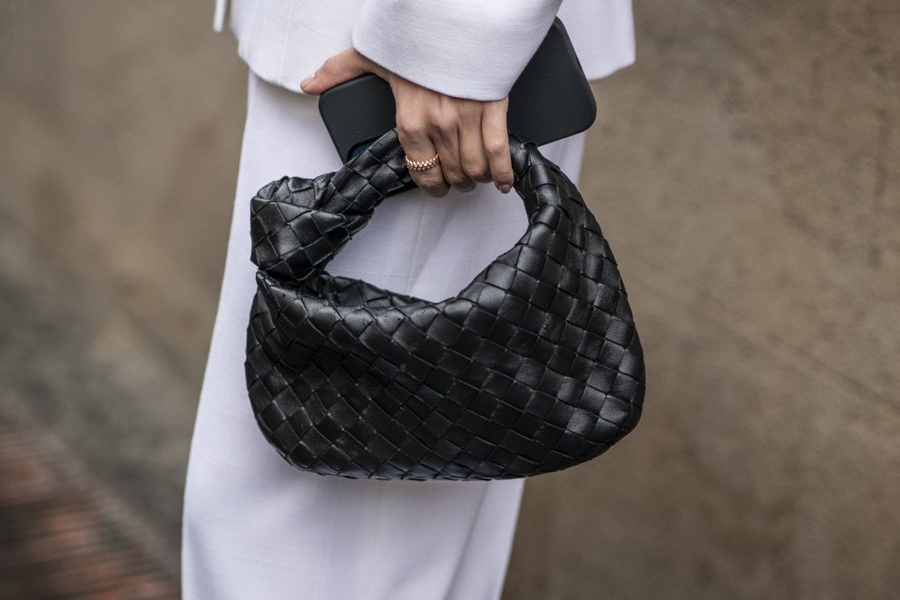 Jodie-taskan frá Bottega Veneta er orðin að klassík, enda brilljant taska!