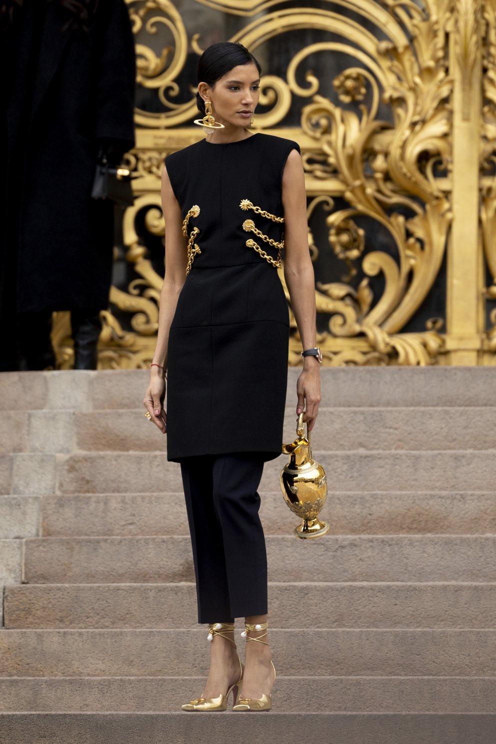 Örlítið klæðilegra Schiaparelli-dress.
