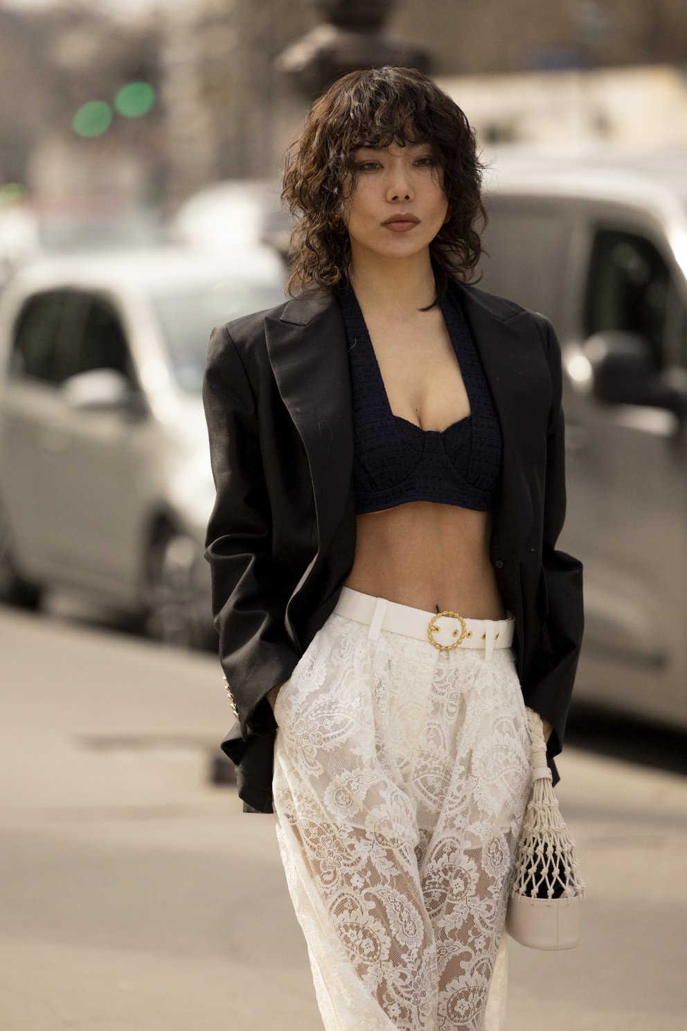 Ef þú ert ekki náttúrulega með liði eða krullur er auðvitað hægt að framkalla þær með permi eða litlu krullujárni.