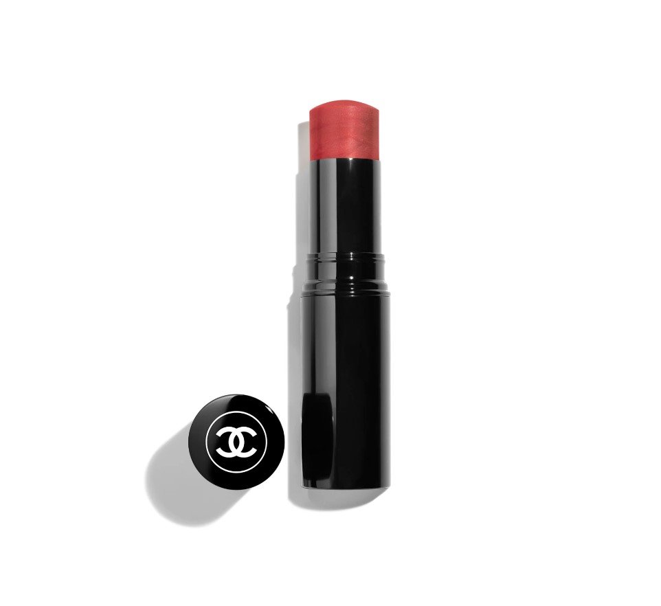Baume Essentiel frá Chanel í litnum Rouge Frais. Fæst í Hagkaup, Smáralind.