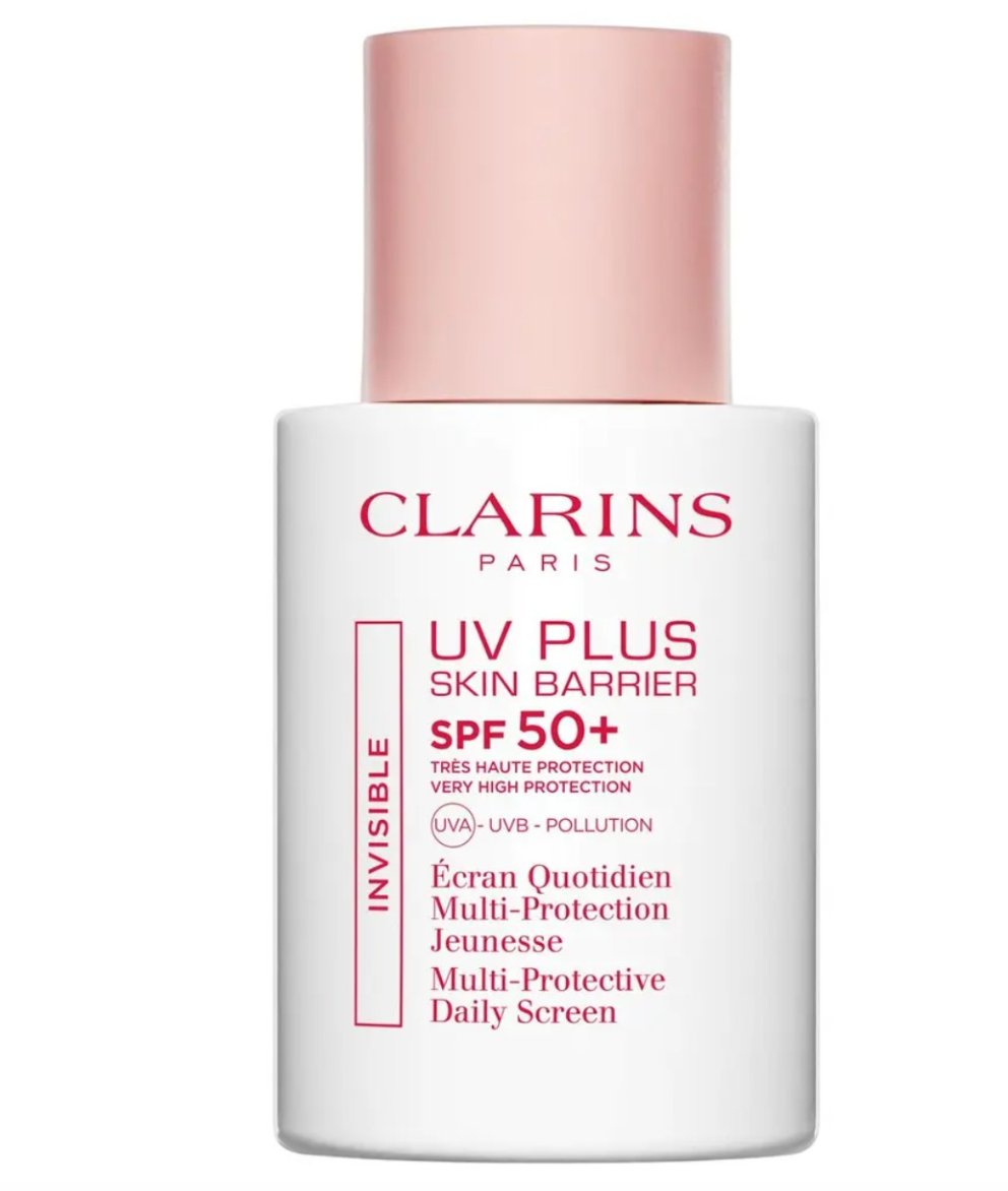 UV Plus Skin Barrier frá Clarins er létt, olíulaus sólarvörn með breiðvirkri vörn, SPF50. Formúlan inniheldur Anti-Pollution Complex frá Clarins og ver húðina með þrefaldri virkni; gegn
UVA- og UVB-geislum, mengun og sindurefnum. Ósýnileg vörn UV Plus
hjálpar til við að koma í veg fyrir ótímabæra öldrun húðarinnar. Silkimjúk
áferðin rennur auðveldlega inn í húðina án þess að skija eftir hvíta slikju og
hentar varan því fullkomlega undir farða. Hagkaup, 7.299 kr.