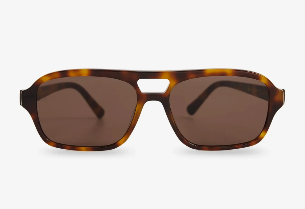 Geggjuð sólgleraugu í aviator-stíl. Galleri 17, 17.995 kr.