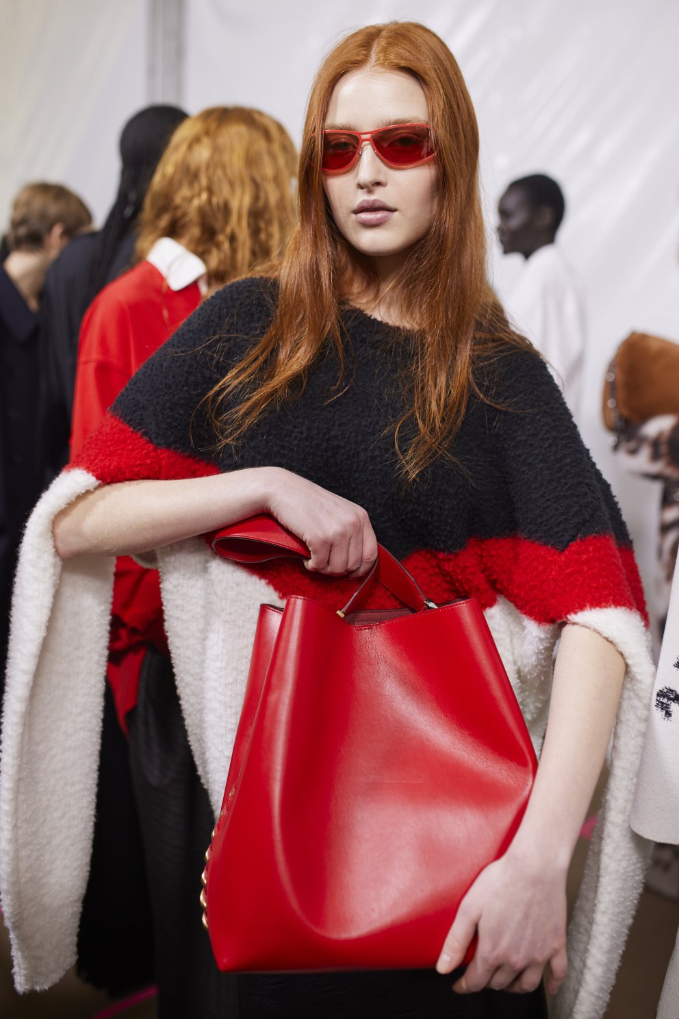 Rauðir fylgihlutir hjá Stella McCartney.