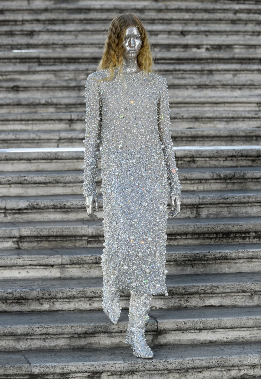 Bókstaflega glimmer frá toppi til táar hjá Valentino.