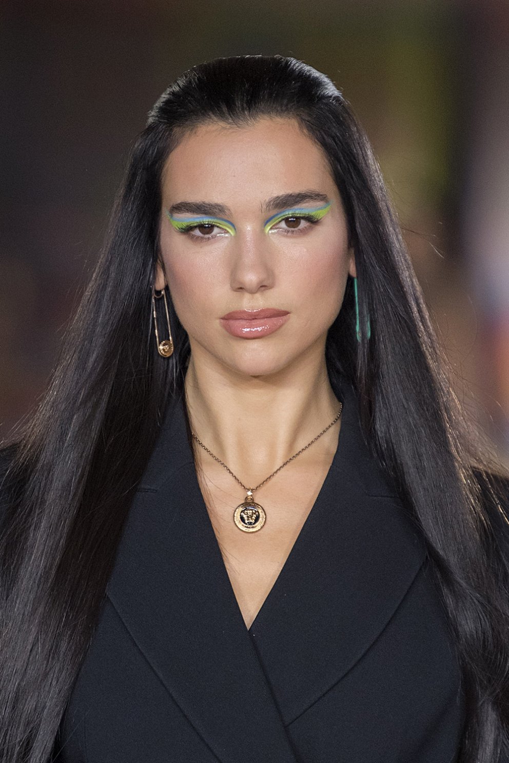 Dua Lipa fyrir Versace.