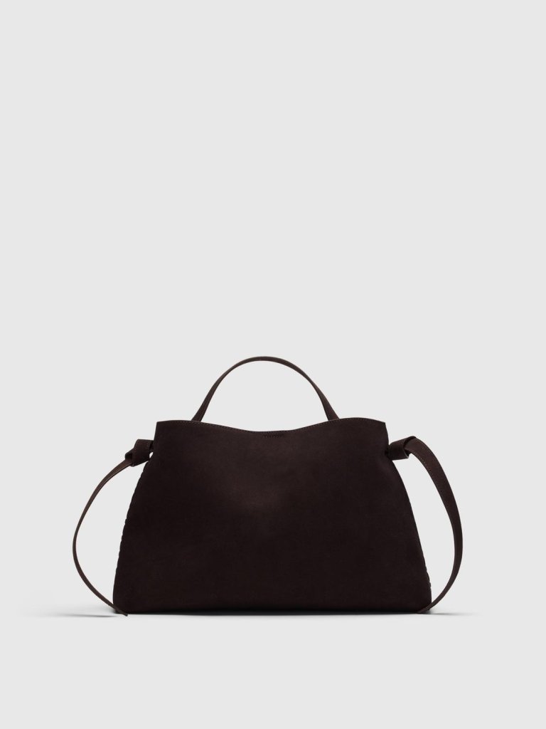  Selected, 26.990 kr.