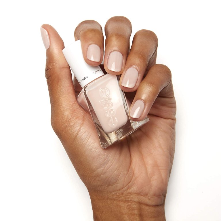  Hið fullkomna nude naglalakk. Fairy Taylor frá Essie fæst í Lyfju, Smáralind.