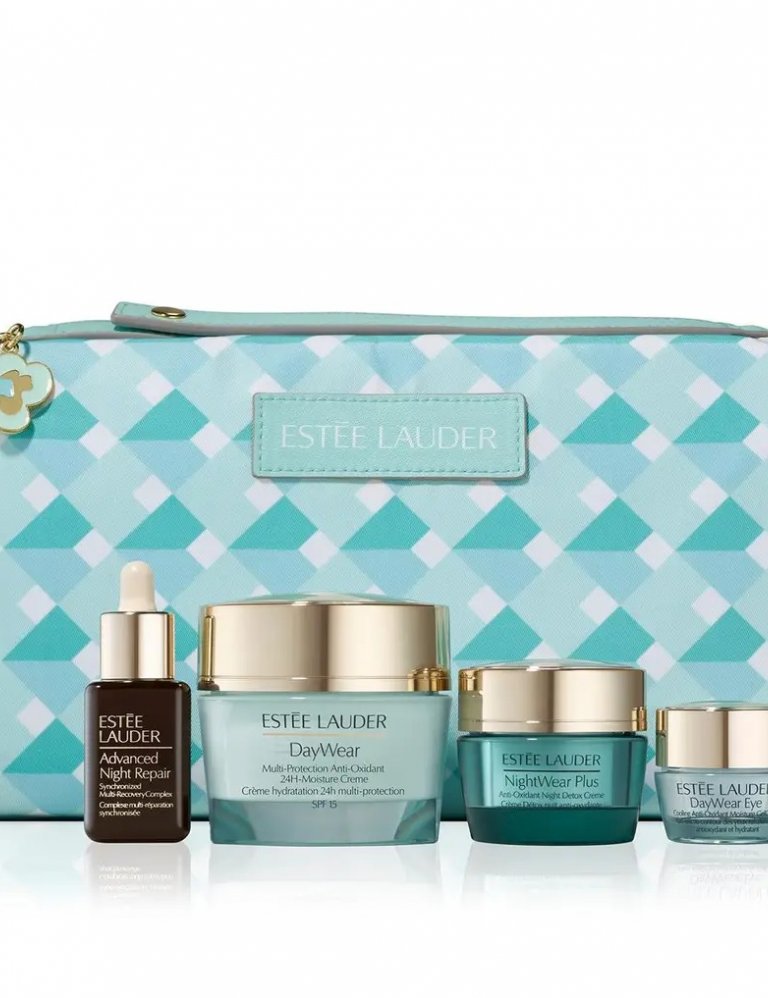 Húðrútínugjafasett frá Estée Lauder, Hagkaup, 10.559 kr.