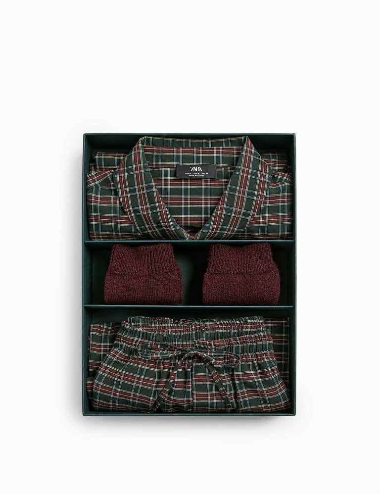 Náttfatasett og sokkapar, Zara, 10.995 kr.