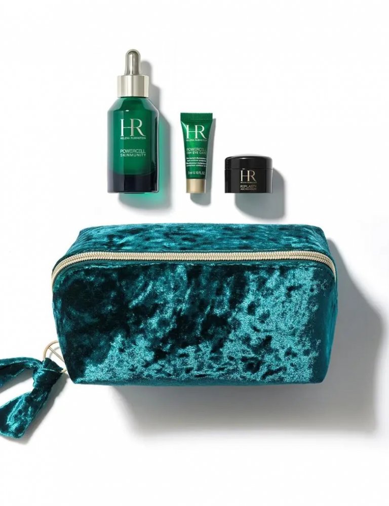 Snyrtitaska með Helena Rubinstein-húðvörum, Hagkaup, 15.999 kr.