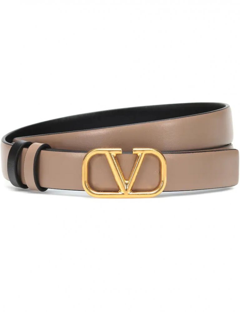 Valentino-beltið kemur í allskyns litaútfærslum og fæst á Mytheresa.com. Kostar um 33.770 kr.