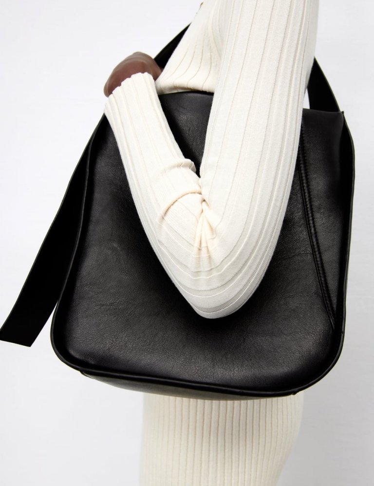 Zara, 23.995 kr.
