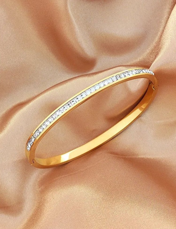 Armband, SIX, 2.495 kr.